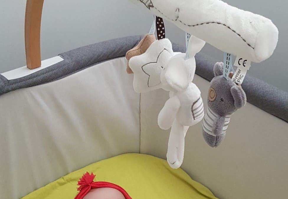 Proche de son bébé avec le lit cododo de chez Libéllule.